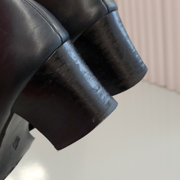 Vintage Aerosoles Classic Loafer Style Heel - Picture 9 of 9